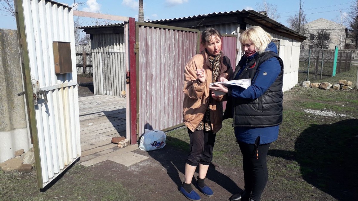 Активисты передали гуманитарную помощь в прифронтовые Дебальцево и Новогригоровку