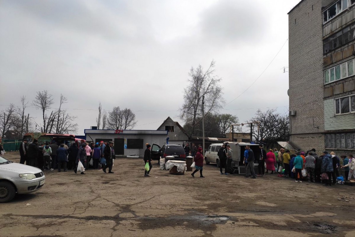 Волонтеры привезли генератор и гумпомощь в освобожденную Волноваху