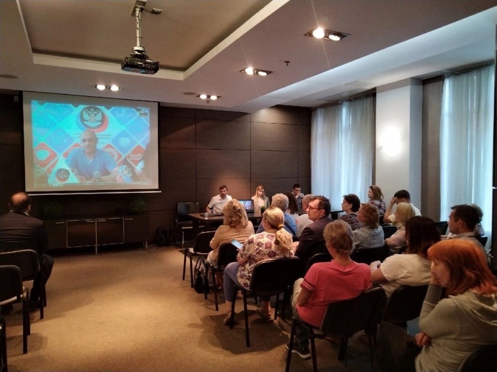 Интерактивное совещание, а помощь — реальная: представители новосибирских НКО договорились о сотрудничестве с ОД «ДР»