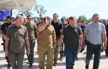 Денис Пушилин и российские политики поздравили мариупольцев с Днем работников морского флота
