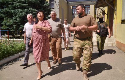 Денис Пушилин посетил объект восстановления в Ждановке, ремонтные работы на котором ведет Магаданская область