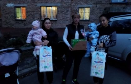 Активисты Штаба по прифронту доставили помощь семьям с детьми и малоимущим