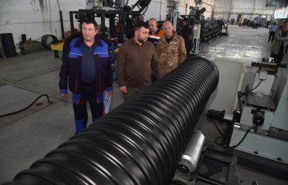 Денис Пушилин посетил трубный завод в Старобешевском районе