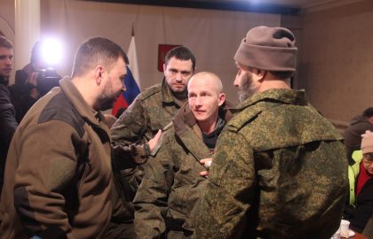 Денис Пушилин встретился с освобожденными в рамках обмена с Киевом бойцами ДНР