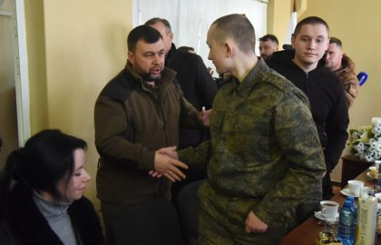 «Вернуть нужно каждого»: Денис Пушилин встретился с освобожденными из украинского плена военнослужащими