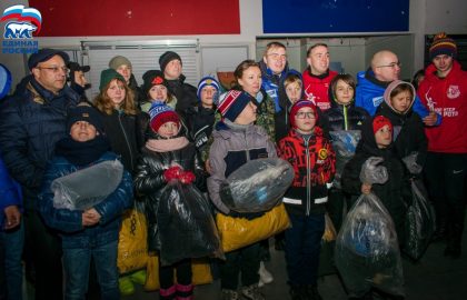 2 000 теплых курток передала «ЕДИНАЯ РОССИЯ» детям Мариуполя
