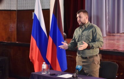 Денис Пушилин в формате открытого диалога пообщался с жителями Тельмановского района