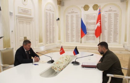 Денис Пушилин и Андрей Бочаров обсудили вопросы сотрудничества и укрепления связей между ДНР и Волгоградской областью