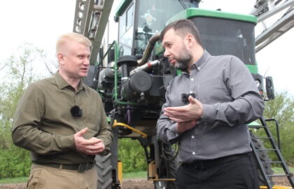 Денис Пушилин провел рабочую встречу с Артемом Крамаренко, руководством и работниками ГК «Аграрный Донбасс»