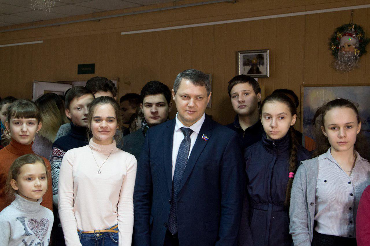 ОД «ДР» организовало развлекательную программу для детей военнослужащих ДНР