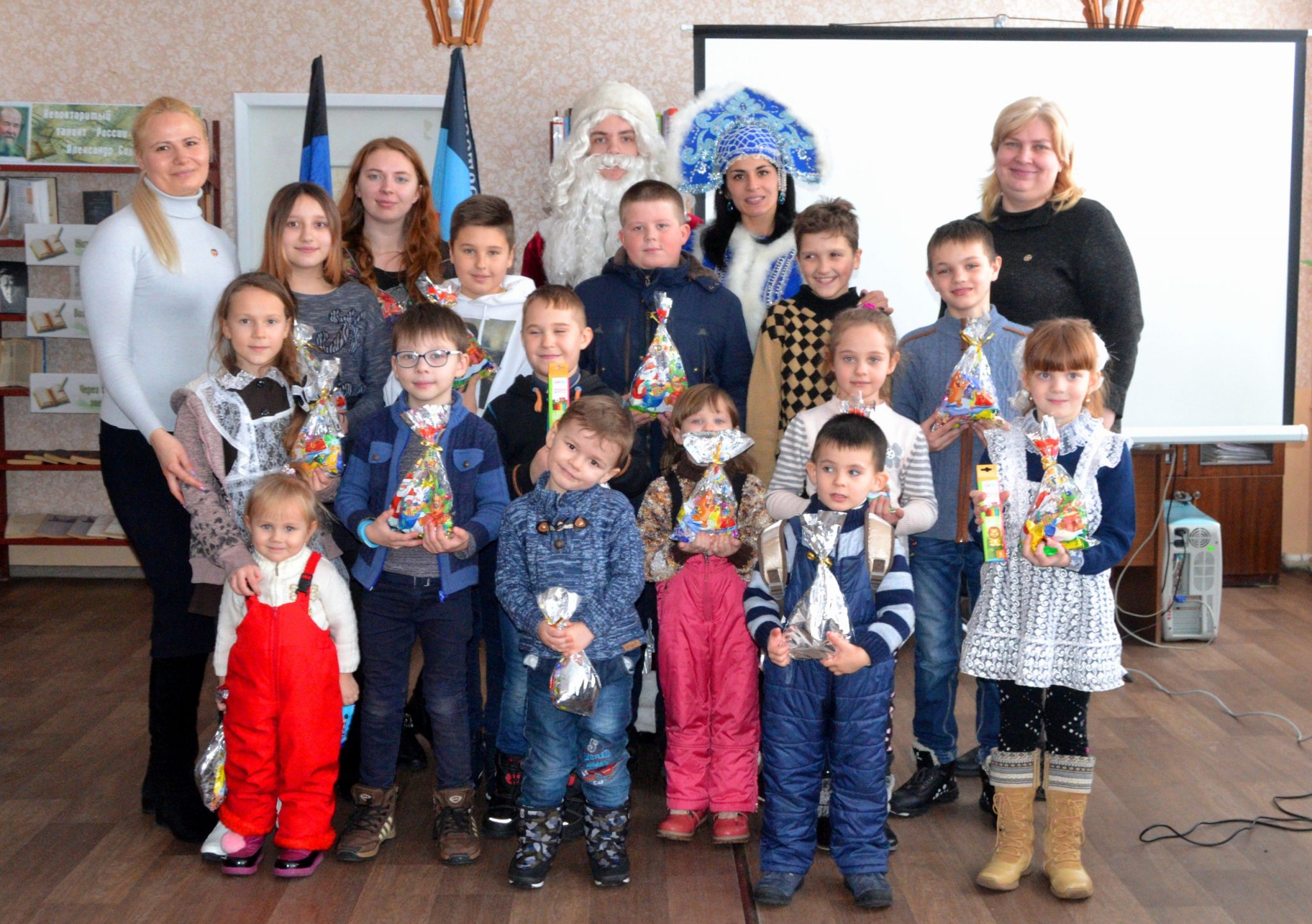 Развлекательно-познавательный час для детей погибших ополченцев и военнослужащих ДНР в городе Кировское
