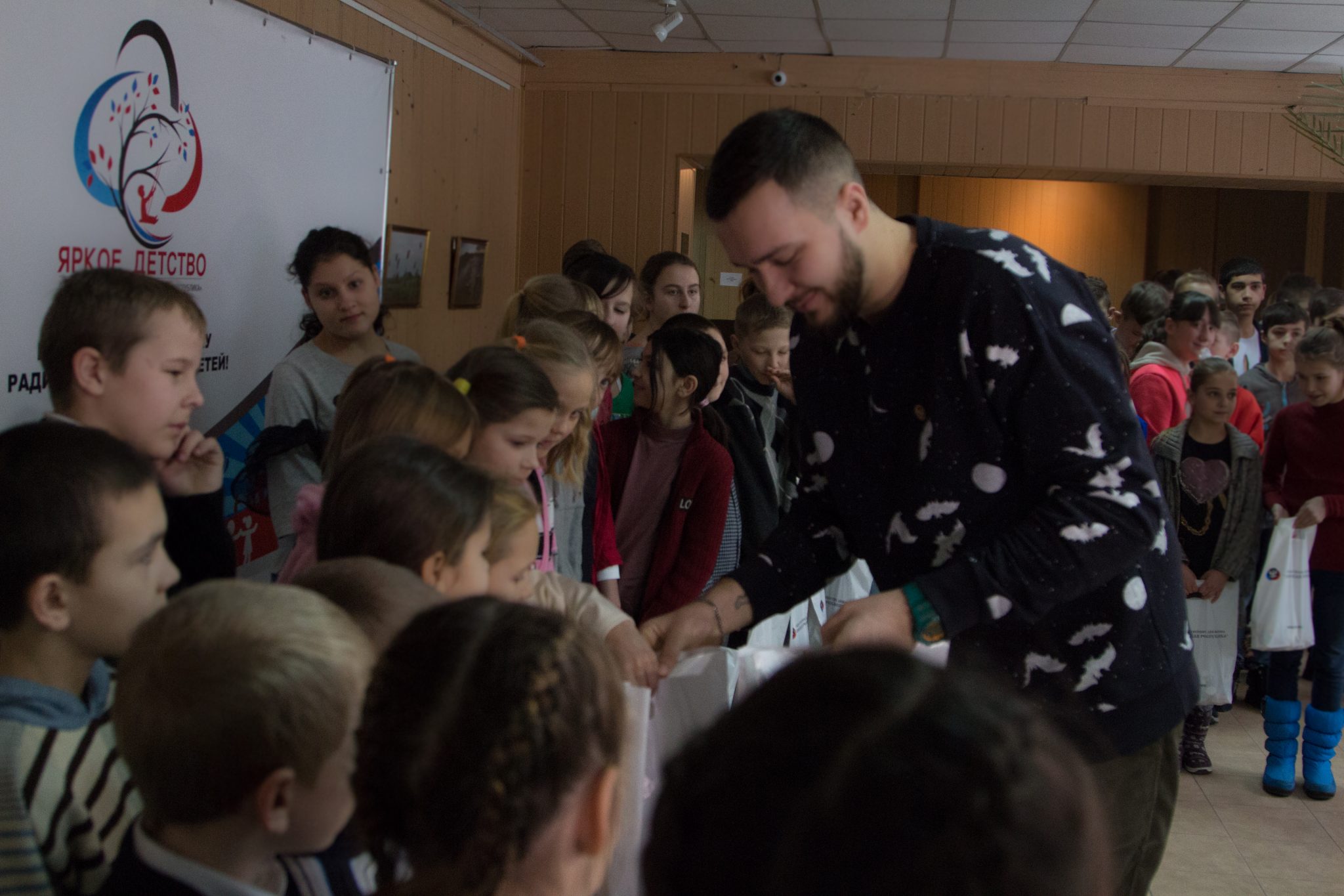 Воспитанники прифронтовой школы-интерната Горловки посетили Донецкий краеведческий музей