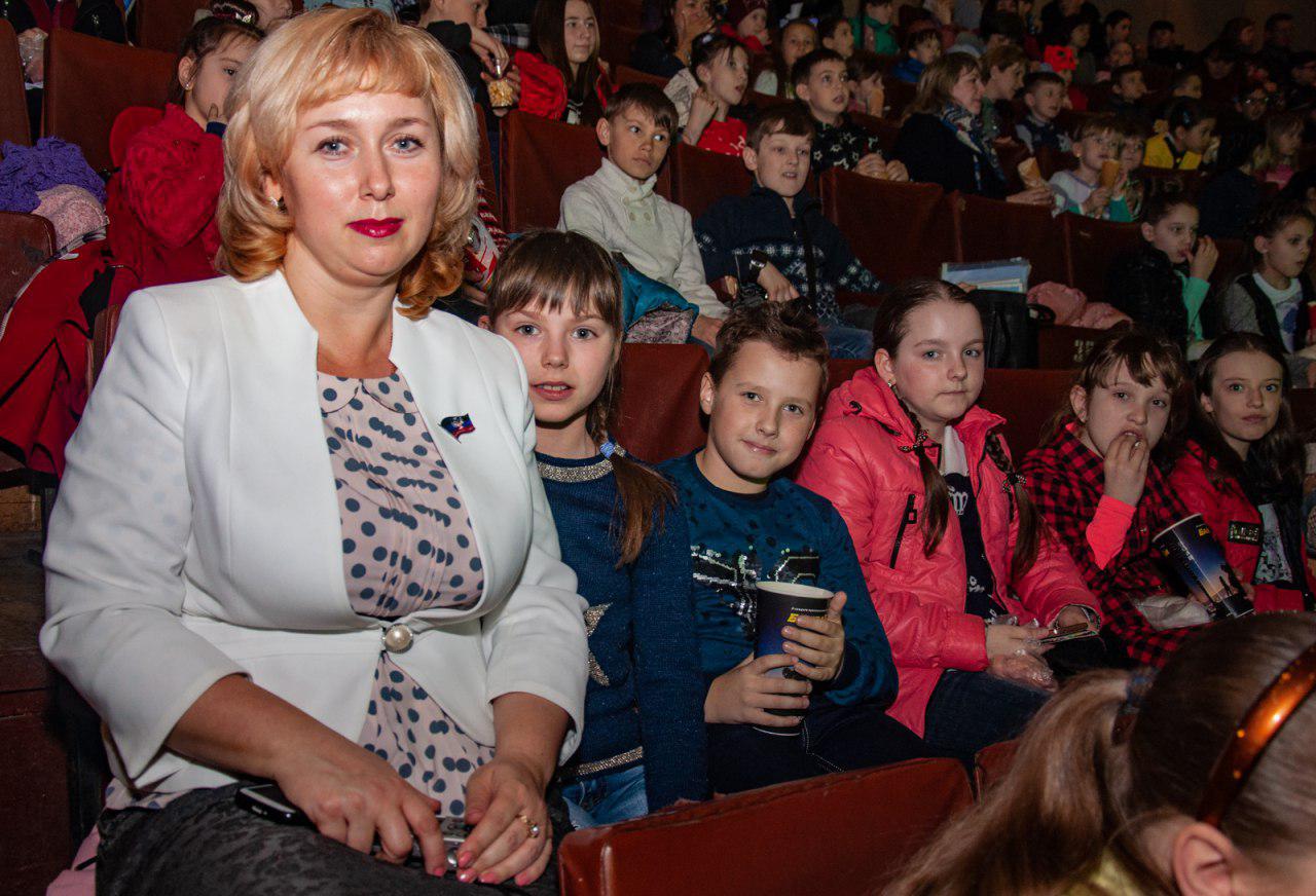 Для детей из прифронтового Дебальцево организована поездка в цирк «Космос»