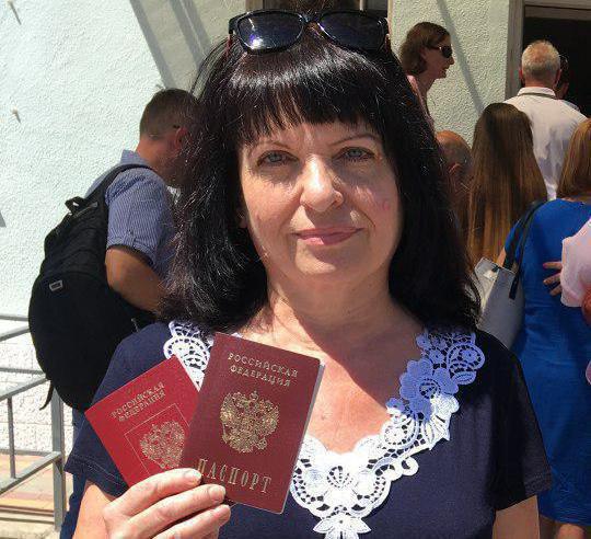 Денис Пушилин поздравил жителей ДНР с первой тысячей российских паспортов, полученных в упрощенном порядке