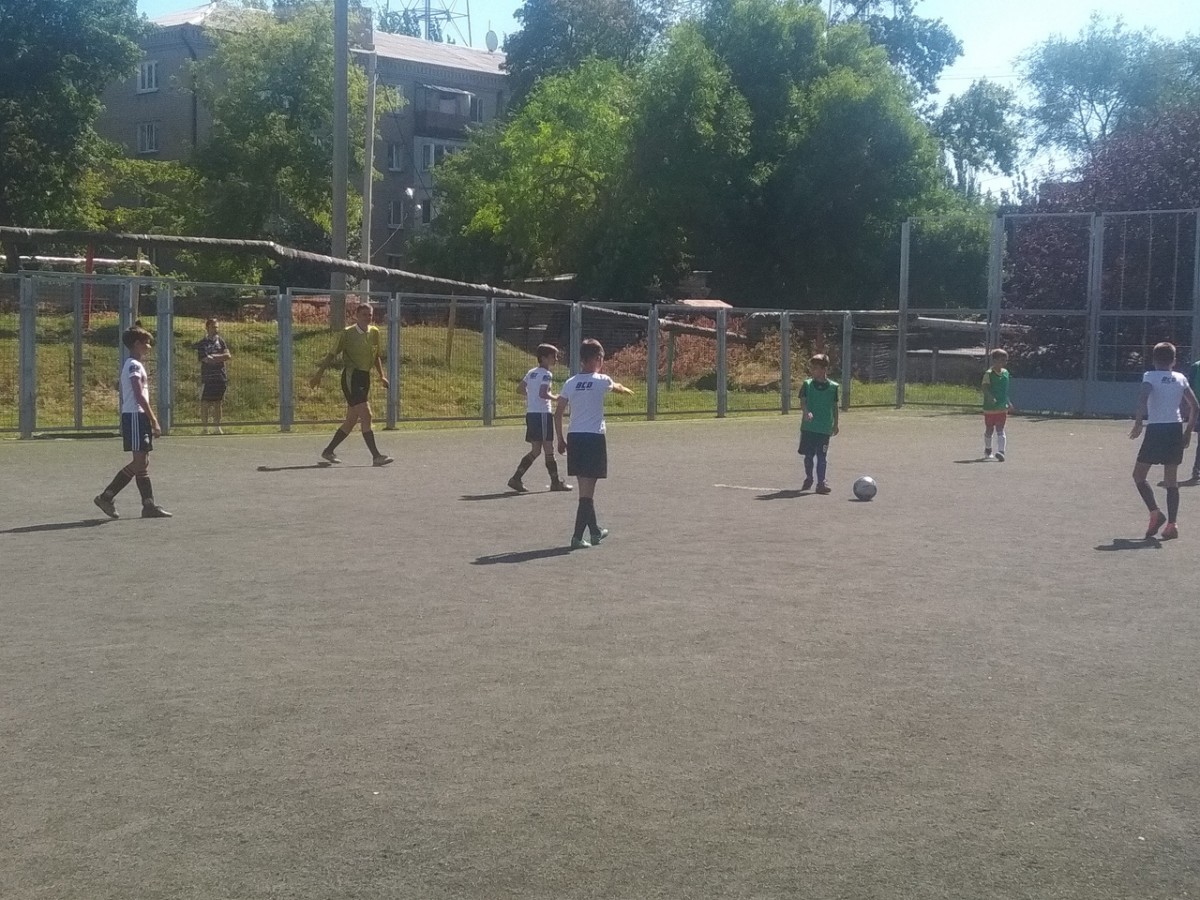 В Ленинском районе Донецка состоялся полуфинал по мини-футболу
