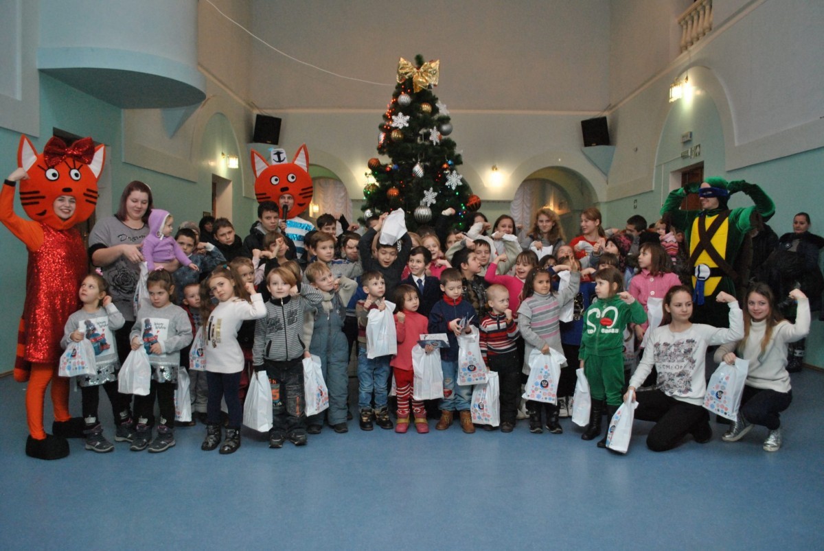 Праздник для детей в прифронтовой Ясиноватой