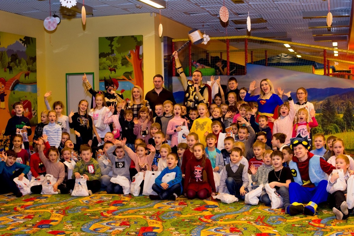 Праздник для детей из опекунских и многодетных семей Ясиноватой в столице Республики