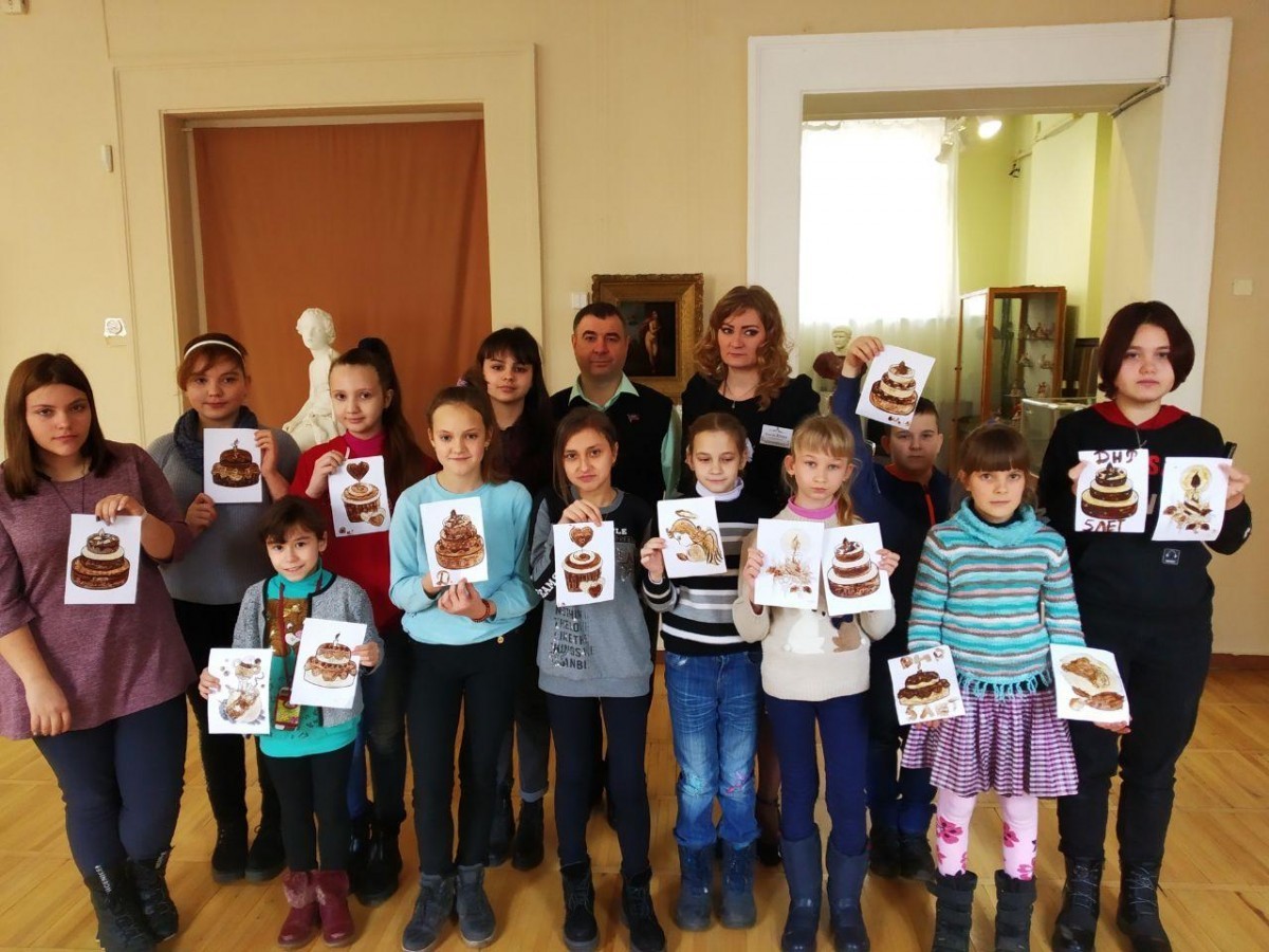 Дети Иловайска посетили Республиканский Художественный музей города Донецка