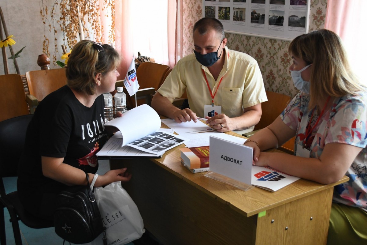 Жители Еленовки получили юридическую консультацию