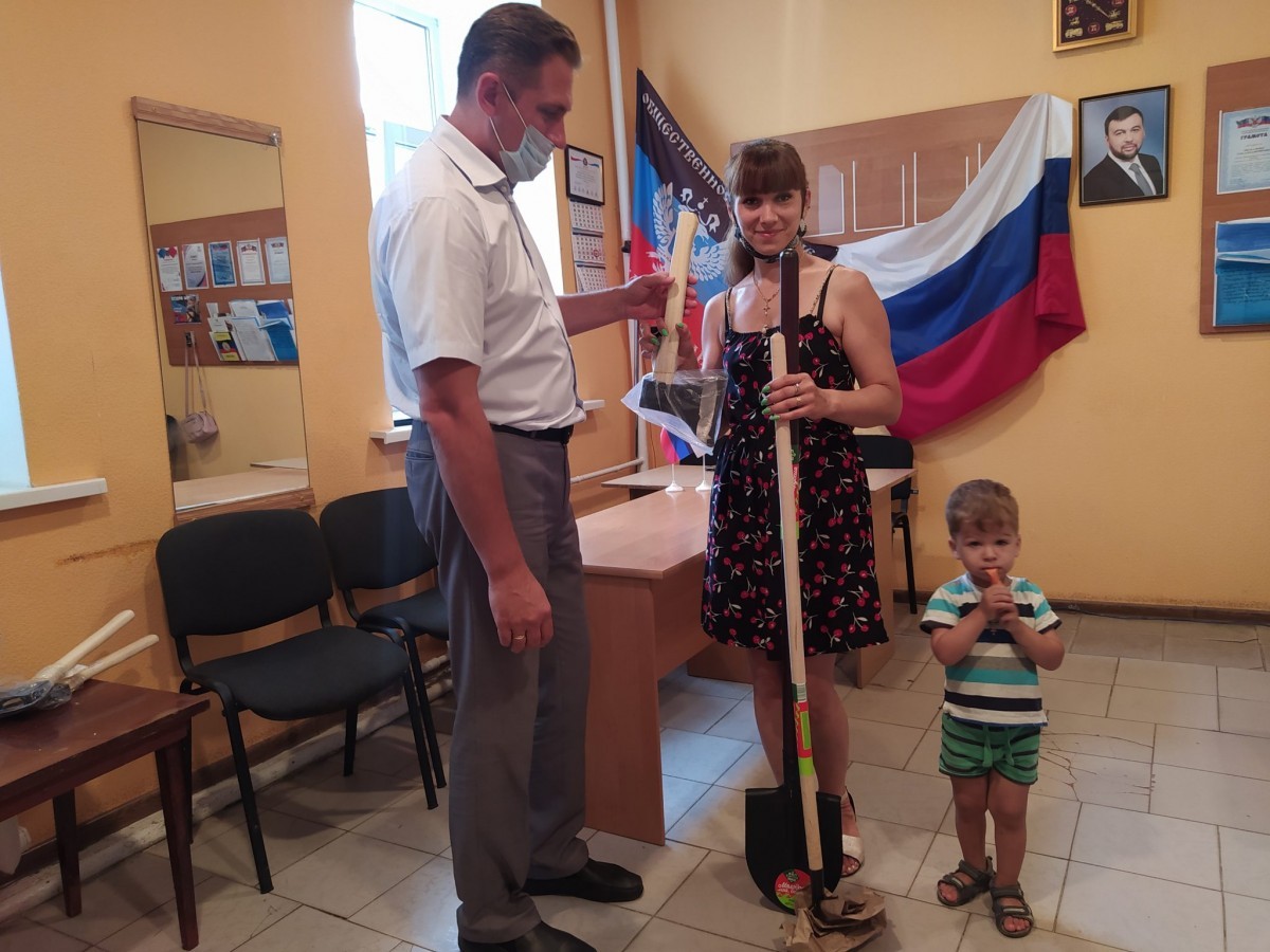 Оперативный штаб «ЗДОРОВОеДВИЖЕНИЕ» продолжает оказывать помощь жителям Докучаевска