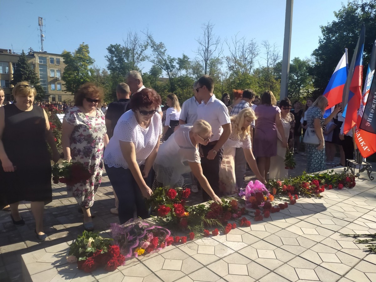 Нопокоренные: в Новоазовске отметили годовщину освобождения от ВСУ