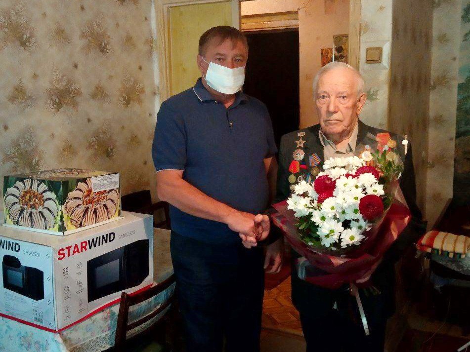 Общественники навестили ветеранов Великой Отечественной войны