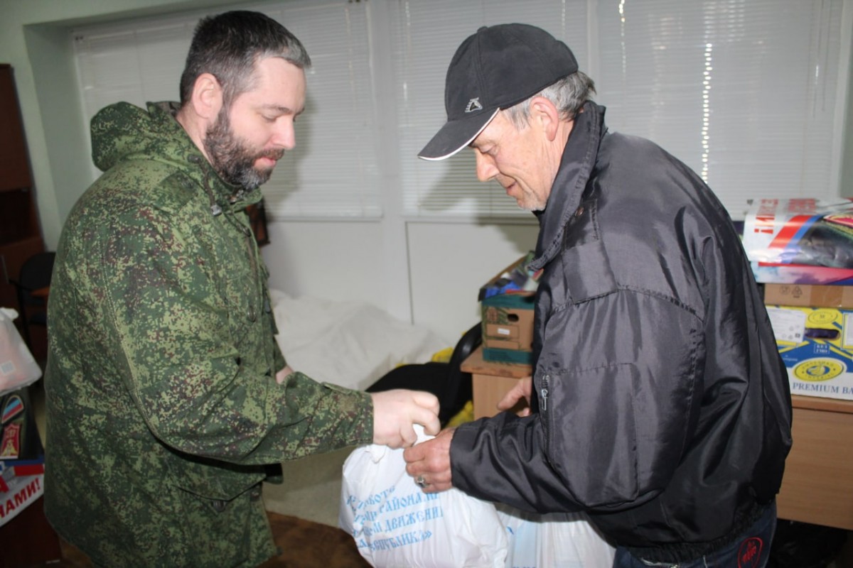 Активисты привезли помощь жителям прифронтовой Ясиноватой