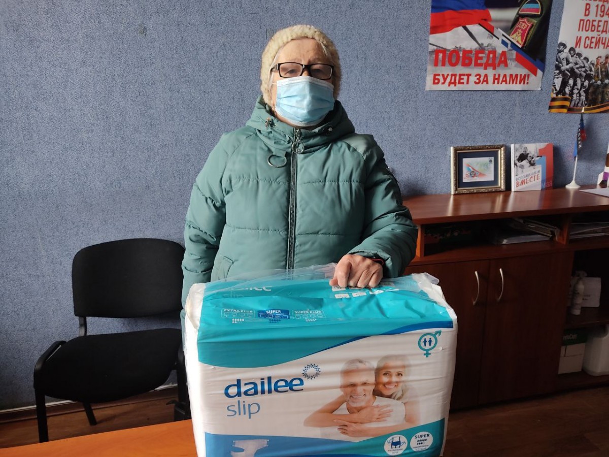 Штаб по прифронту доставил гуманитарную помощь жителям Петровского района Донецка