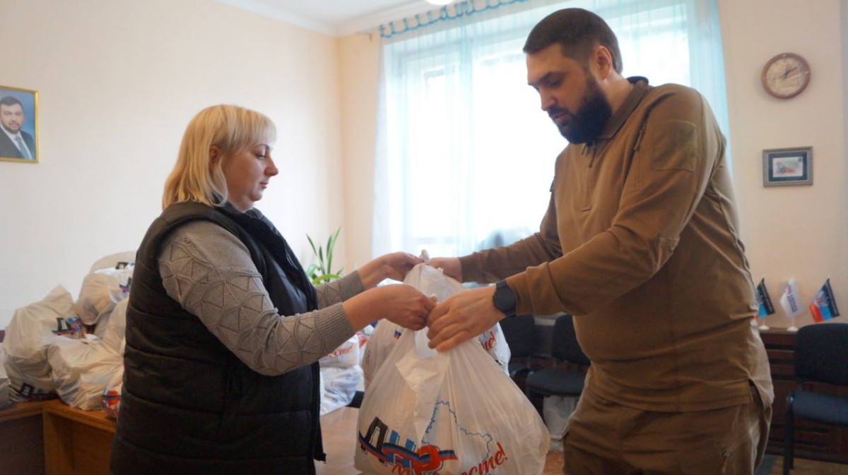 Активисты Штаба по прифронту доставили гуманитарную помощь в Дебальцево и Донецк