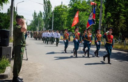 В Мариуполе впервые прошел Парад для ветеранов Великой Отечественной войны