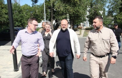 Денис Пушилин осмотрел восстановленный силами строителей Санкт-Петербурга онкодиспансер в Мариуполе